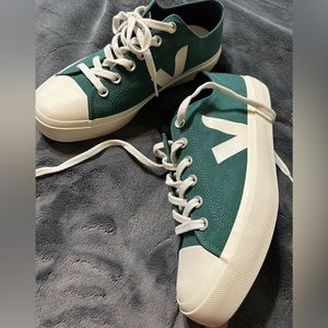 VEJA
Men's Wata II Low Lace Up Sneakers